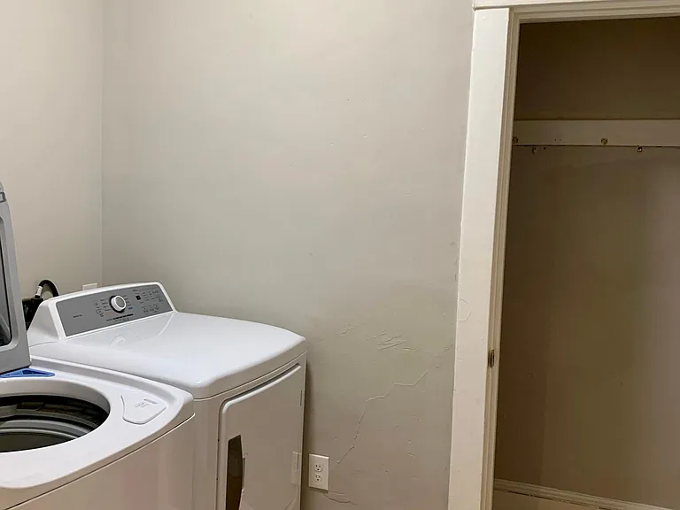 905 N Duke St — Photo 23