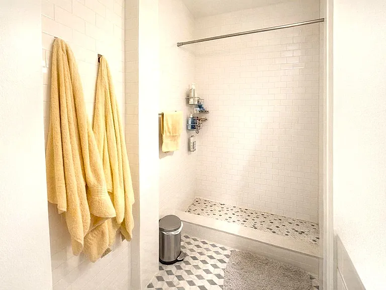 12 Follen St #2 — Photo 8