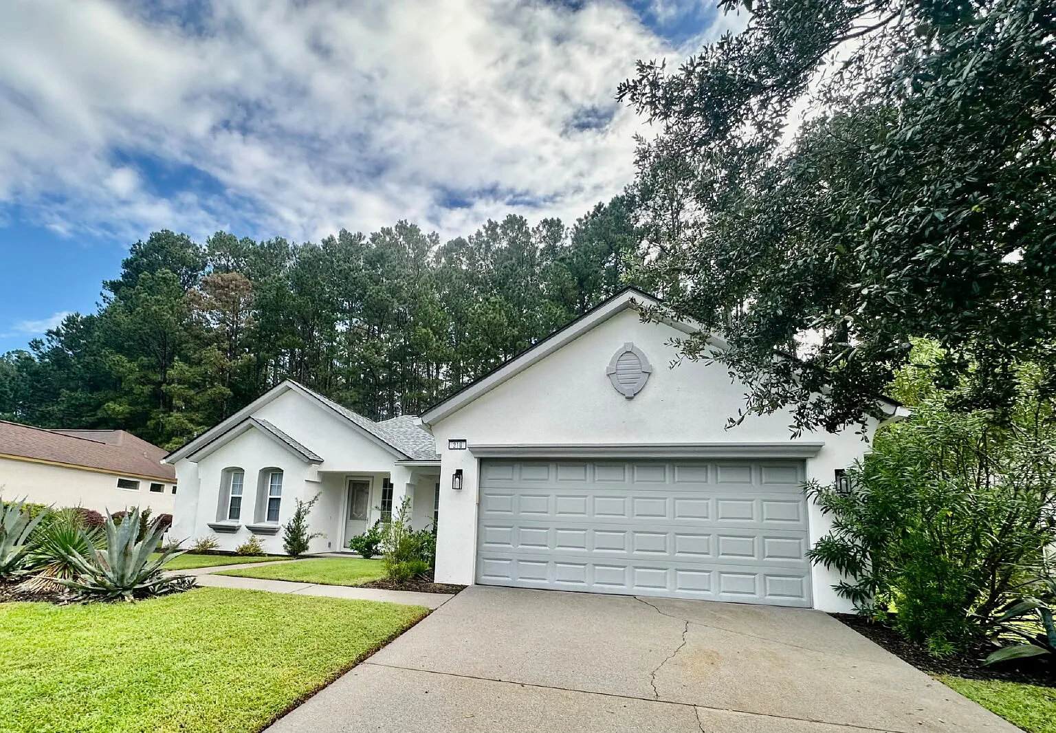 3 bed, 2.0 bath, 2651 sqft, $3,195 — Photo 2