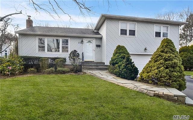1st image of 23 Audley Cir