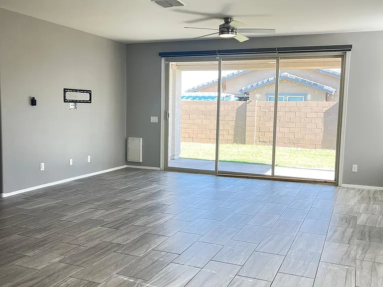 8503 W Peppertree Ln — Photo 10