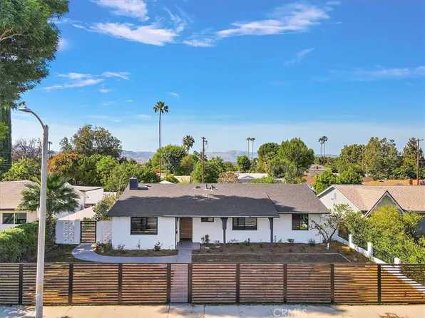 22459 Vanowen St, West Hills, CA 91307