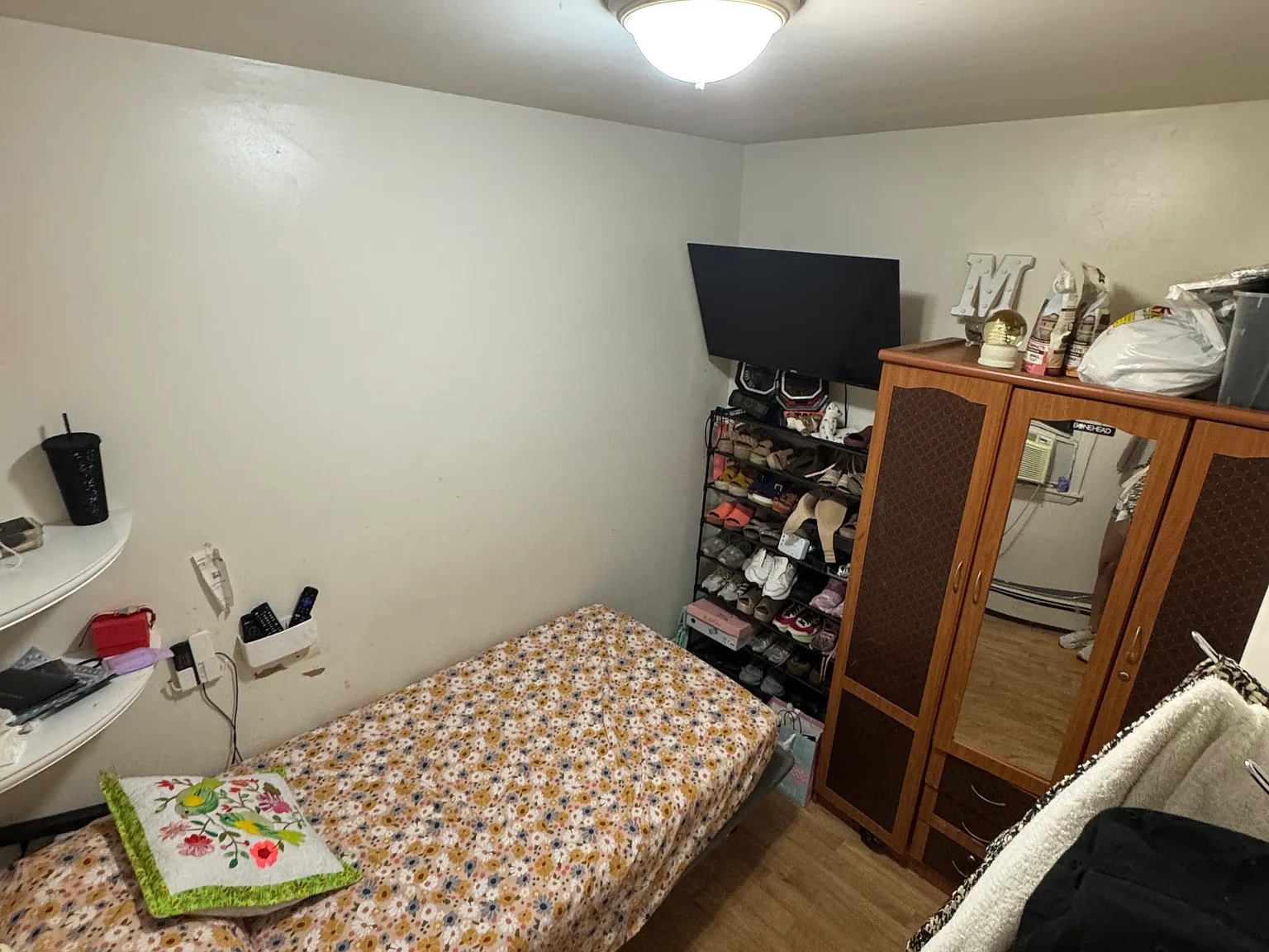 3 bed, 750 sqft, $2,700 — Photo 3