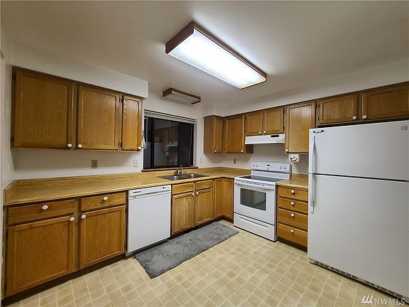4th image of 44430 SE 78th Pl
