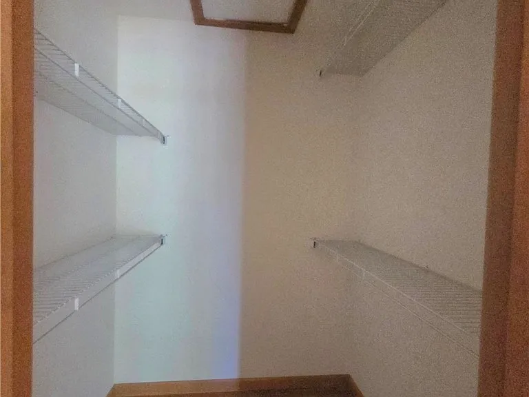 1208 Greymoor Way — Photo 11