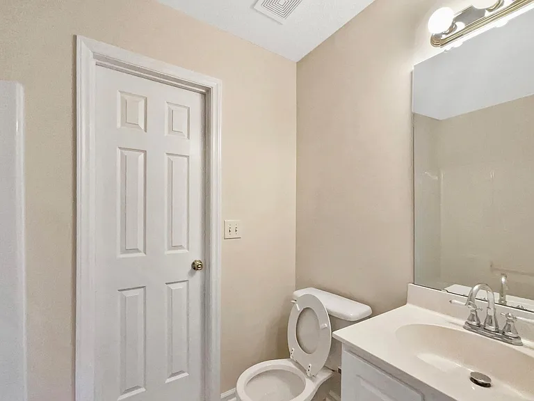 413 Adams St — Photo 13