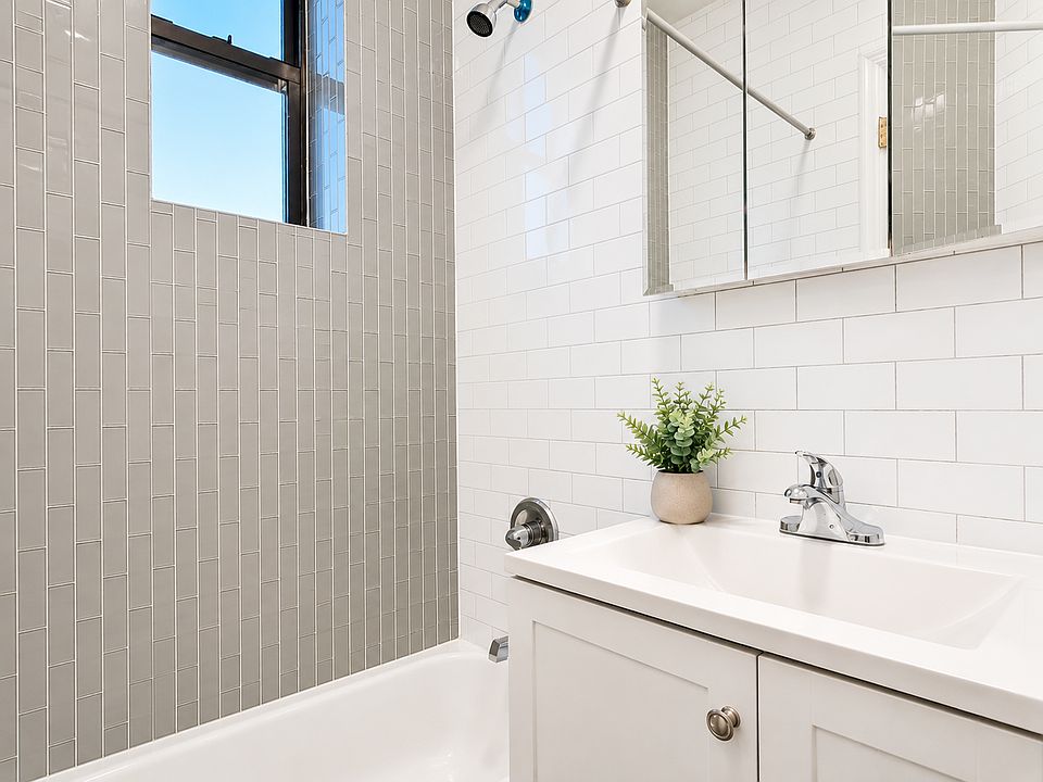 1st image of 386 Manhattan Ave APT 18