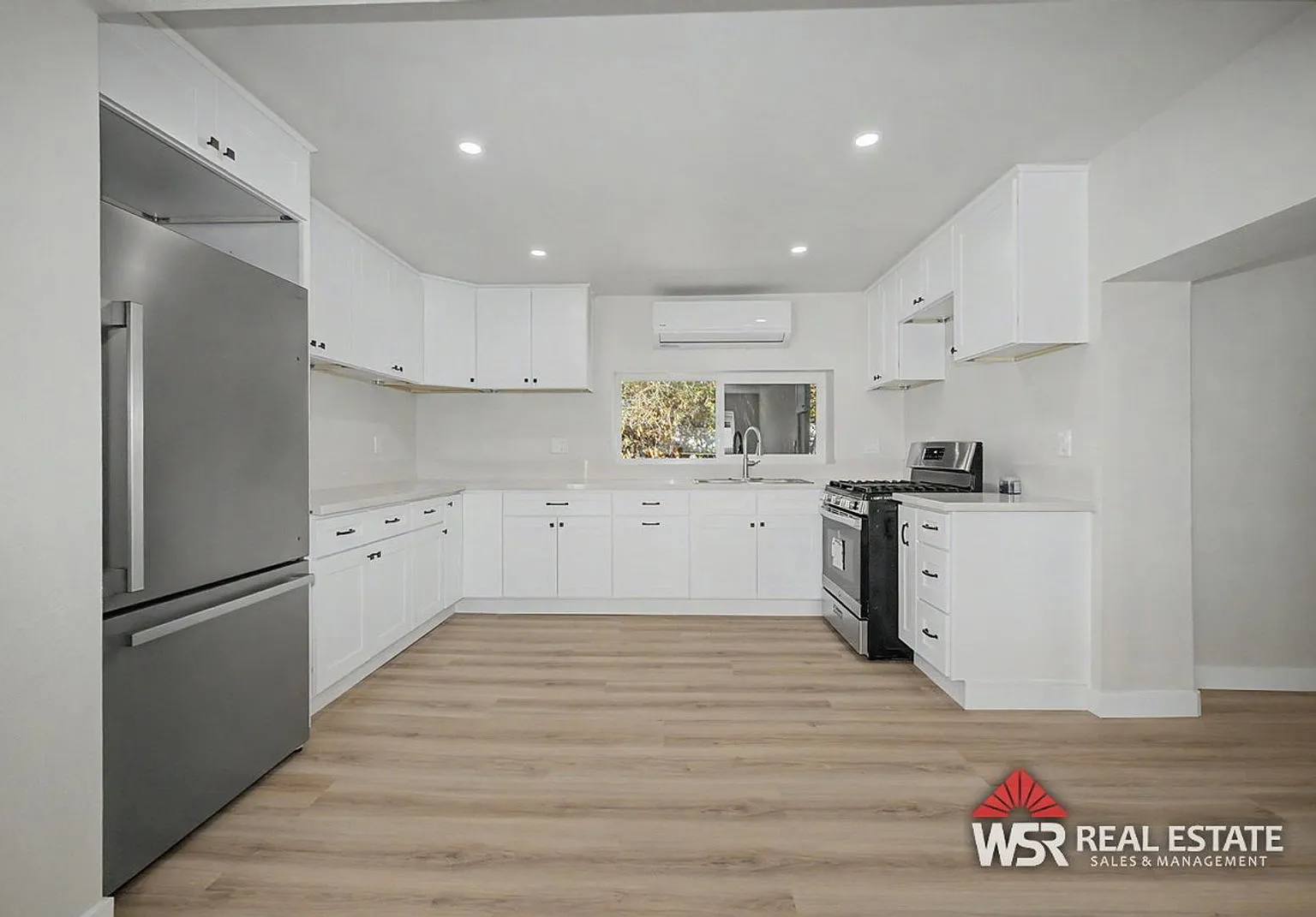 3 bed, 2.0 bath, 1500 sqft, $3,000 — Photo 3