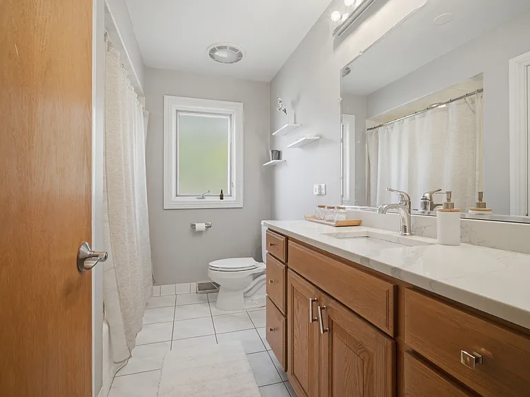 1322 Brook Ln — Photo 9