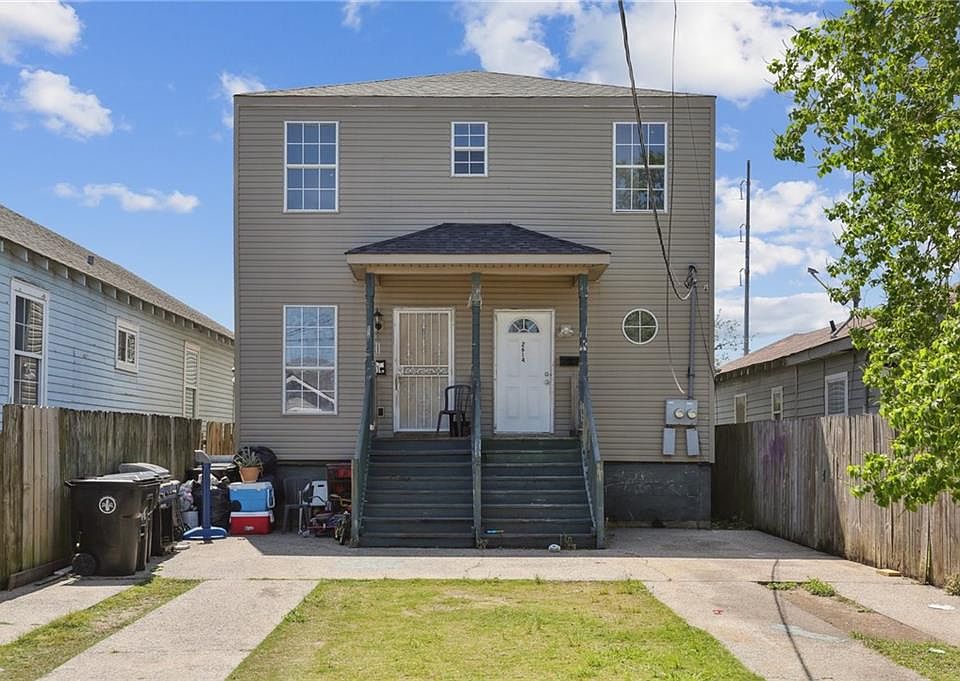 1st image of 2612-14 Annette St