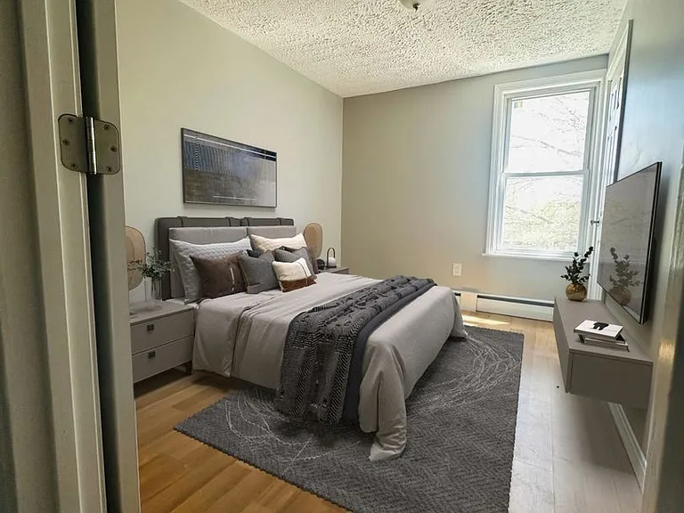 16 Maple St — Photo 4