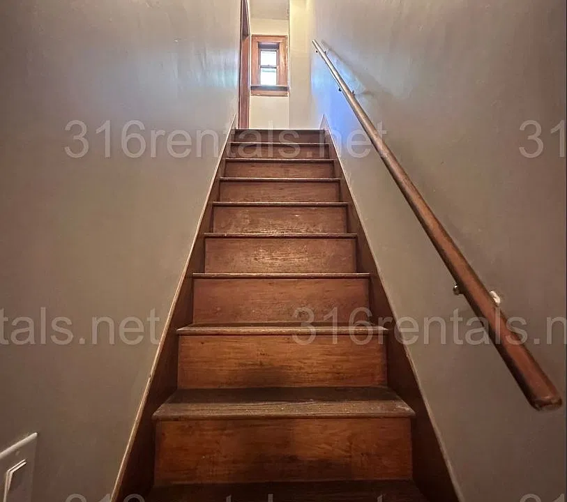 $775 - **Coming Soon** 2 Bed 1 Bath - Duplex