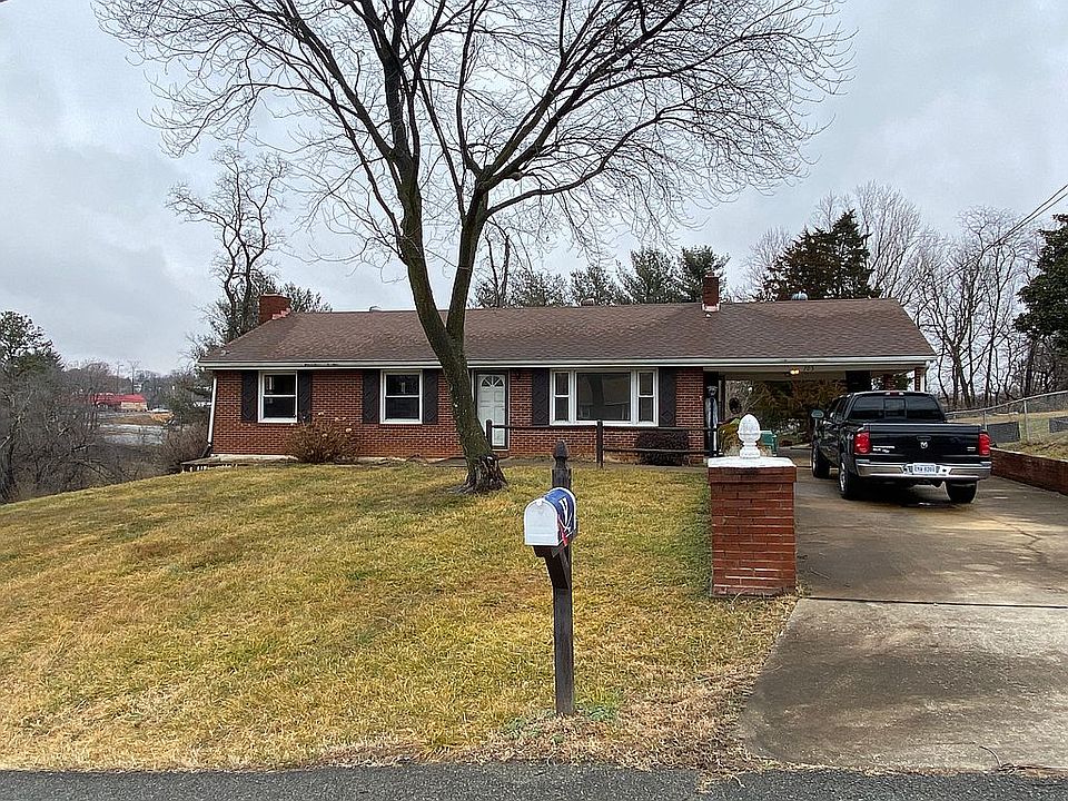 2nd image of 705 Pinecrest Ave
