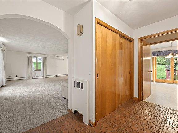 5th image of 70 William St