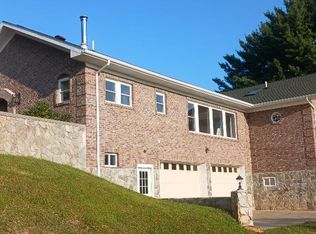 907 Redd Dr, Independence, VA 24348