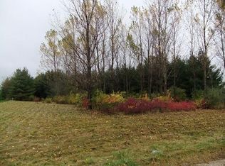 225 S Hunters Xing, Slinger, WI 53086