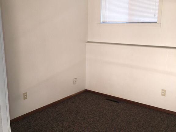 3rd image of 1011 S 6th St W APT 2