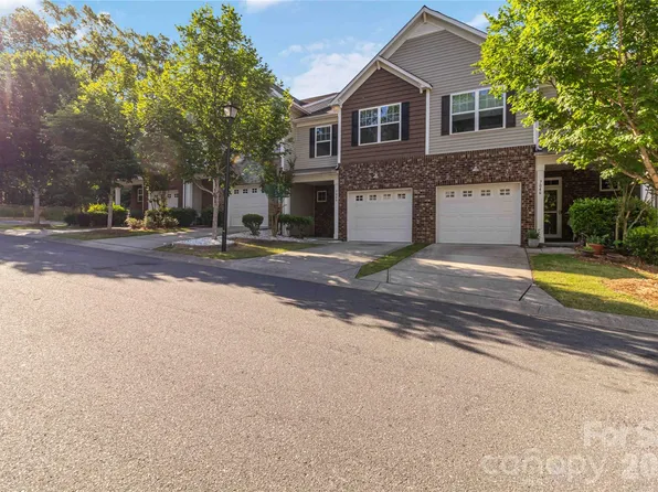 7048 Woodsbay Ln, Rock Hill, SC 29732