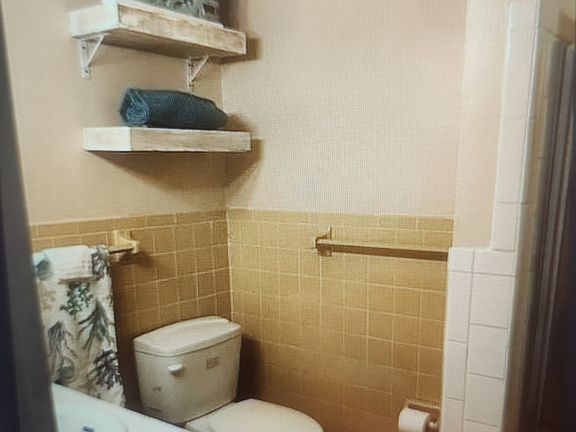 3rd image of 937 N McGowan Ave