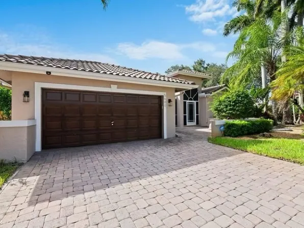 5680 NW 88th Ter, Coral Springs, FL 33067