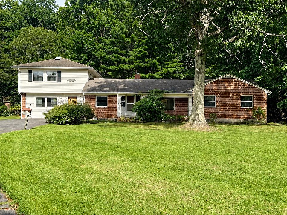 1st image of 499 Summit Dr