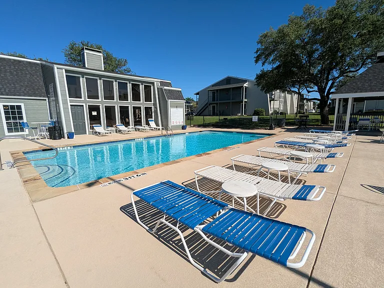 Heritage Hill Apartments — Photo 4