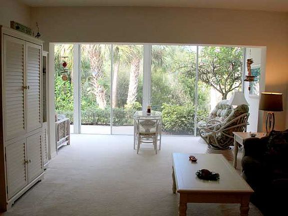 5th image of 306 Lynbrook Cir Unit 102