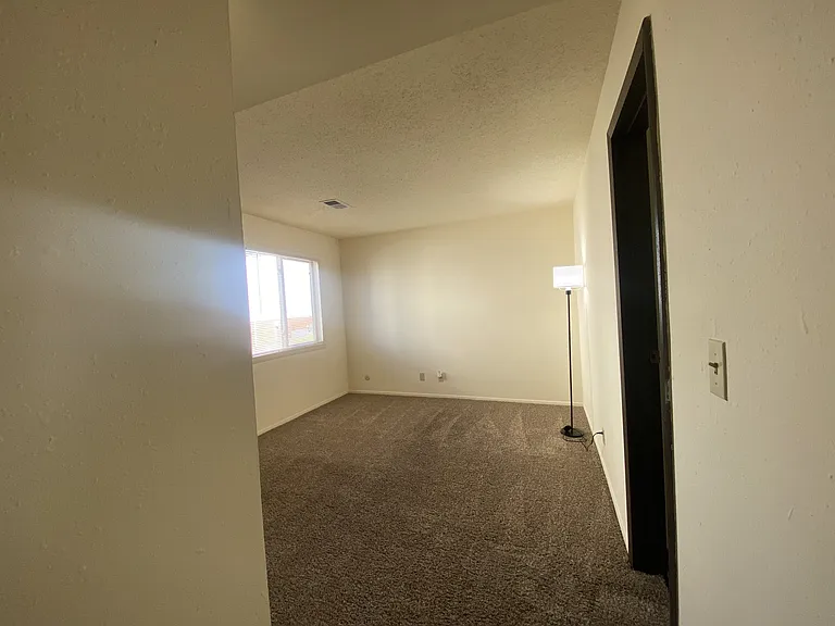 Kimberly Club Apartments — Photo 203