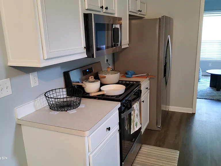 1170 Cliftwood Dr — Photo 8