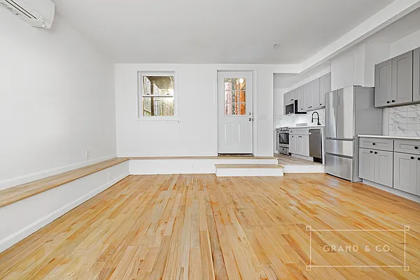 Rented by Grand & Co. | media 7