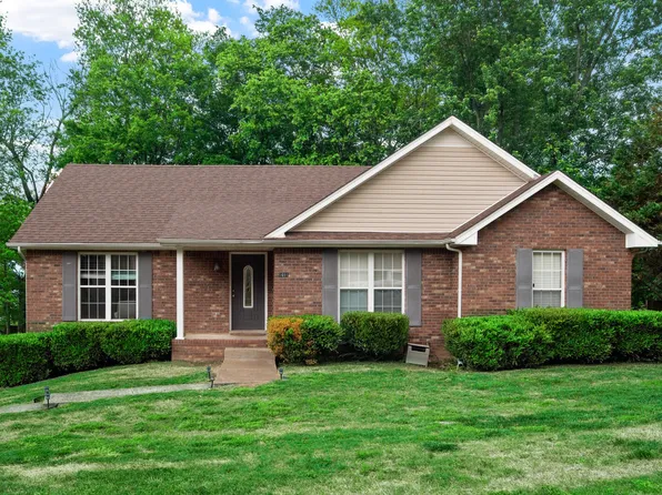 1691 Barrywood Cir E, Clarksville, TN 37042