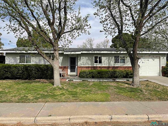 2nd image of 2212 N Acoma Dr