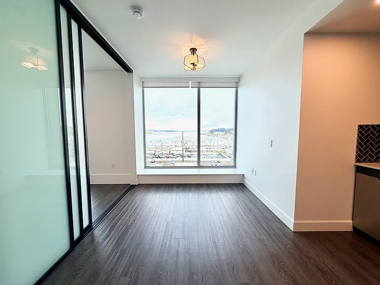 Views on Fifth — Photo 164