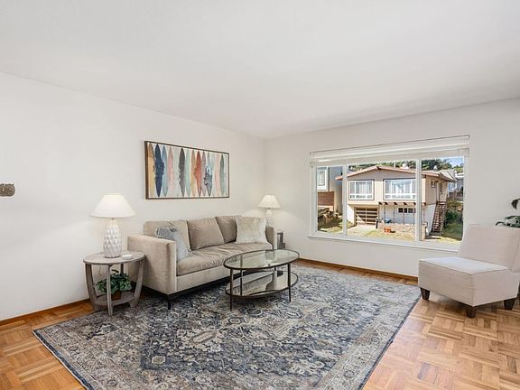 5th image of 179 Castillejo Dr
