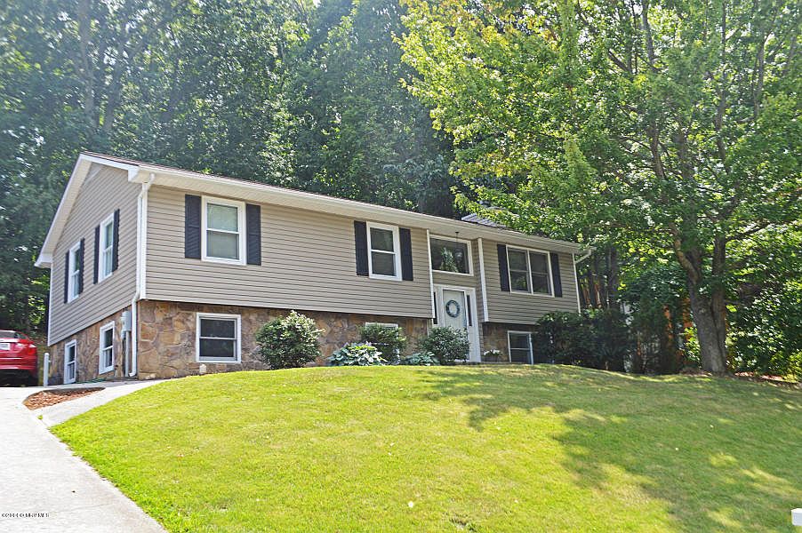 1st image of 1295 Chestnut Dr