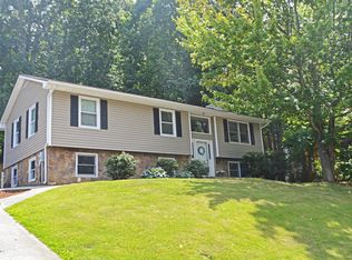1295 Chestnut Dr, Christiansburg, VA 24073