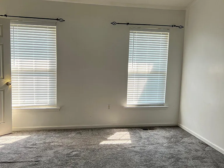 140 Couples Dr — Photo 3