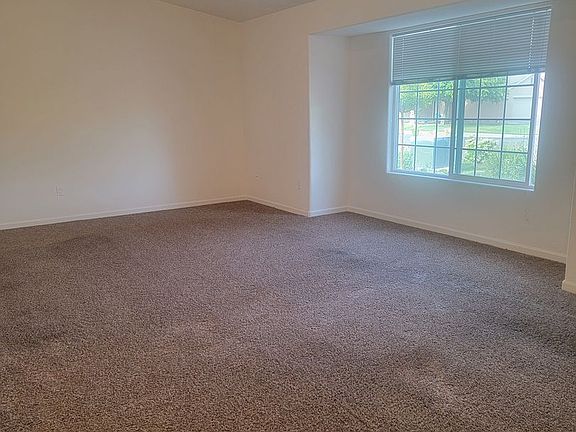 4th image of 6825 N Meadowlark Ave