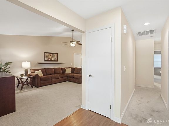 4th image of 610 Basil St