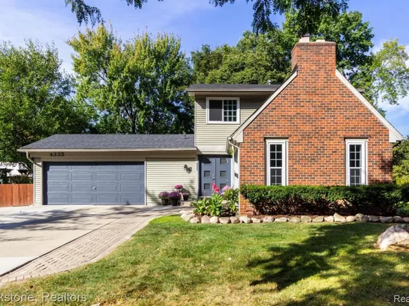 4335 Cypress Dr, Troy, MI 48085