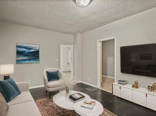 743 7th St NW, Grand Rapids, MI