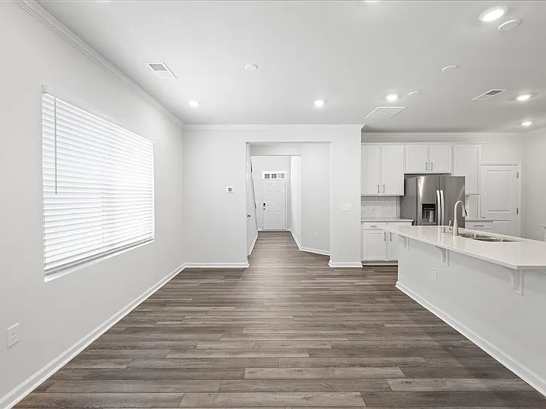 5914 Woodlawn Dr — Photo 7