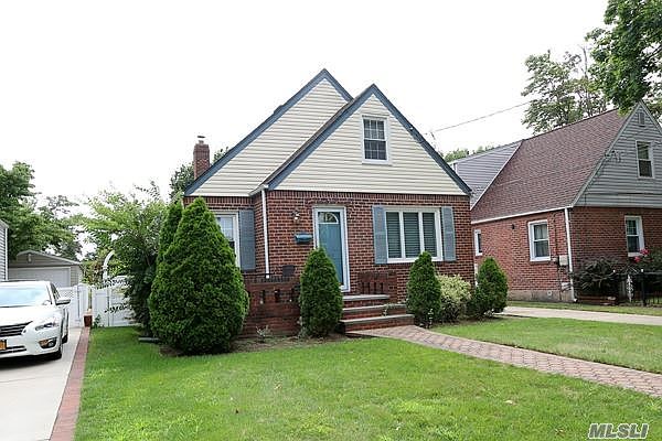 1st image of 904 Terrace Blvd