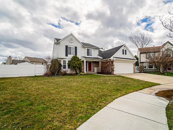 4th image of 22785 Stephanie Ct