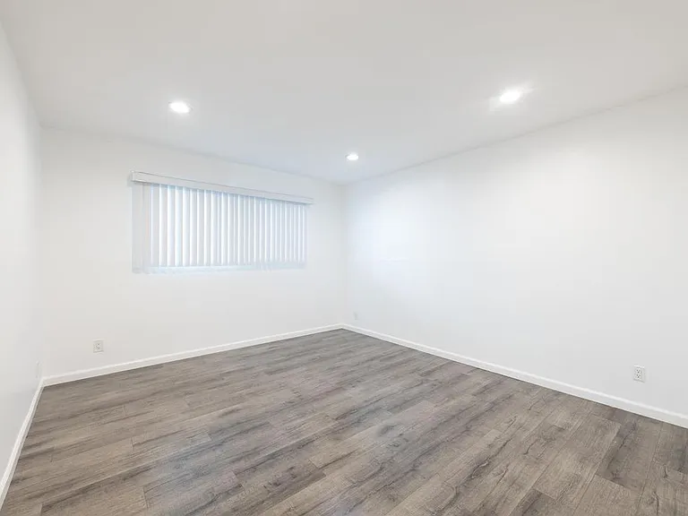 1738 Armacost Ave #102 — Photo 20