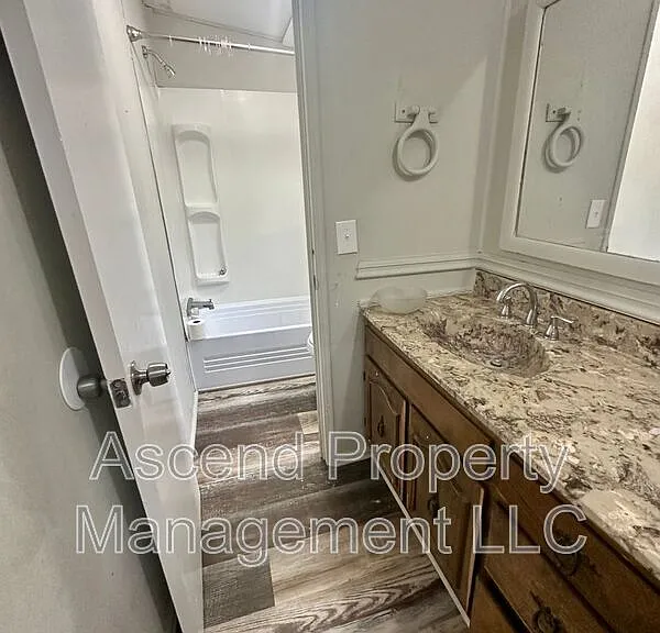 1931 Wilkes Ave — Photo 9