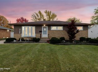 11183 Johnson Dr, Parma, OH 44130