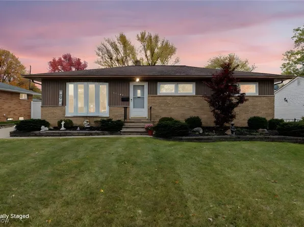 11183 Johnson Dr, Parma, OH 44130