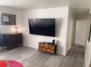 22130 Stony Plain Rd NW #1B, Edmonton, AB T5S 2C3