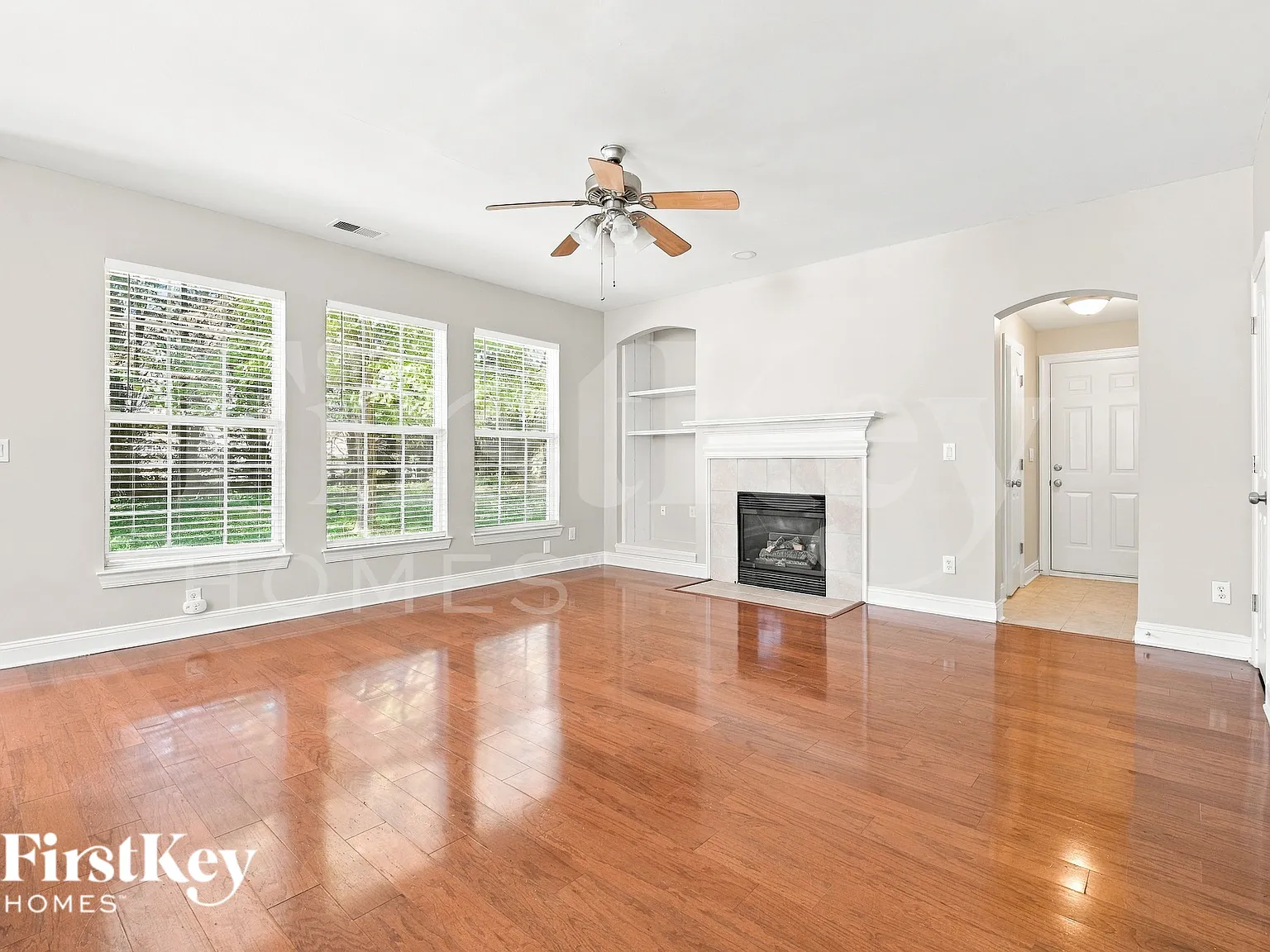 4 bed, 2.5 bath, 2627 sqft, $2,675 — Photo 3
